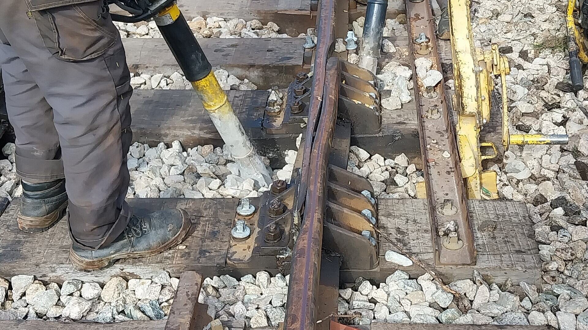 Prestation surveillance travaux HTIV FER-PLAY